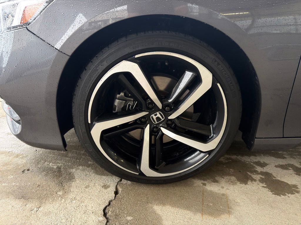 Used 2018 Honda Accord Sport image 10