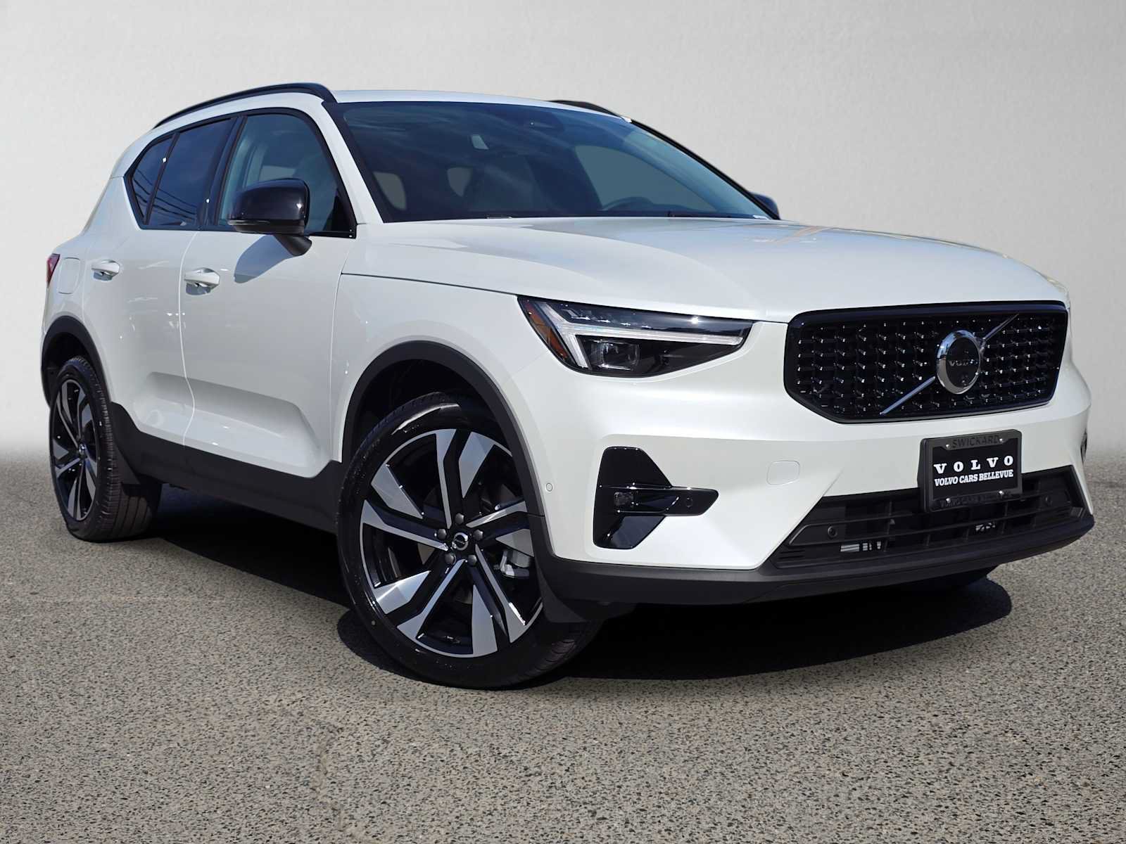 New 2026 Volvo XC40 B5 Ultra w/ Protection Package Premier