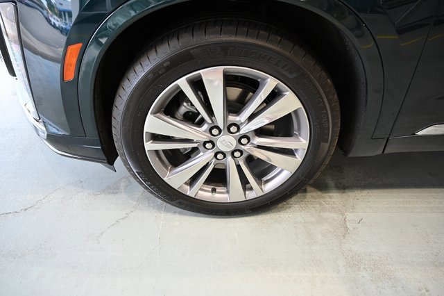 Used 2025 Cadillac XT6 Premium Luxury image 32