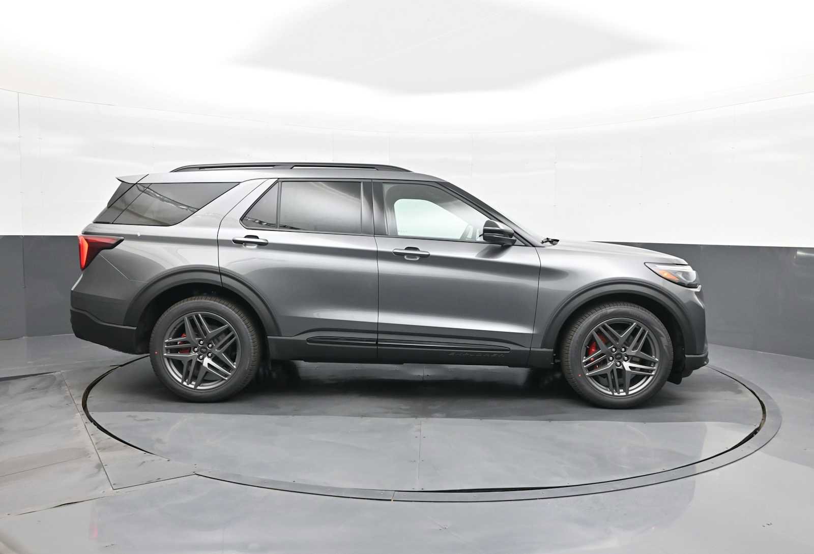 New 2026 Ford Explorer ST image 9