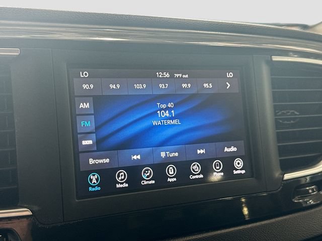 Used 2020 Chrysler Pacifica Touring-L FWD image 15