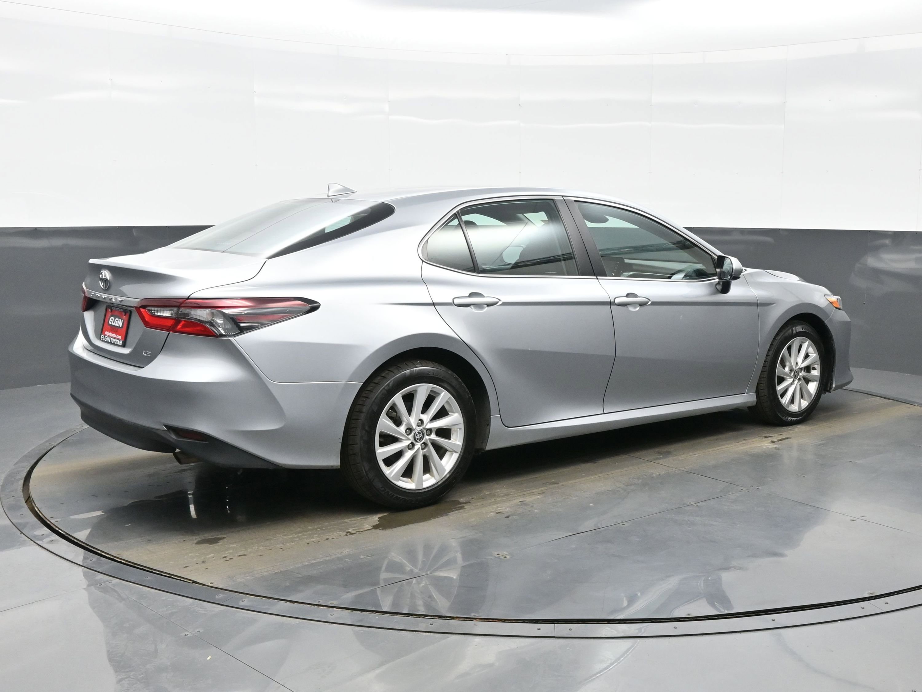 Used 2024 Toyota Camry LE image 6