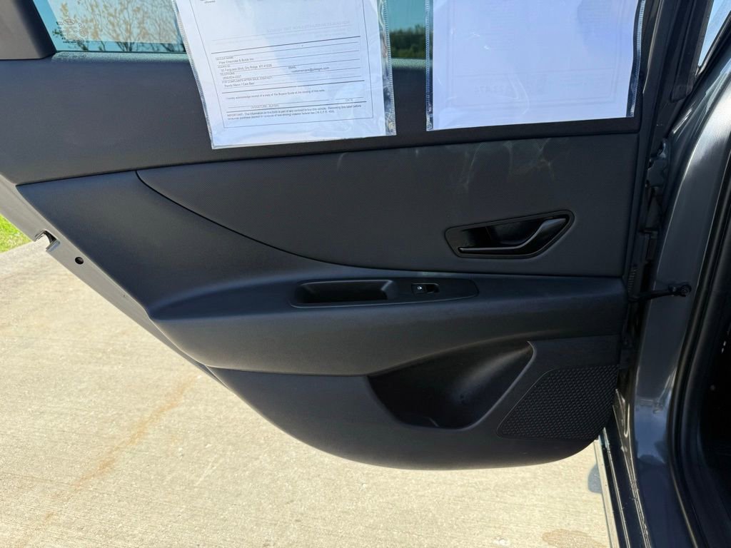 Used 2025 Hyundai Elantra Sport FWD image 12