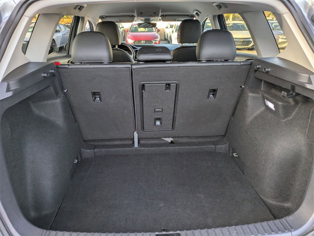 Used 2024 Volkswagen Taos SE image 28