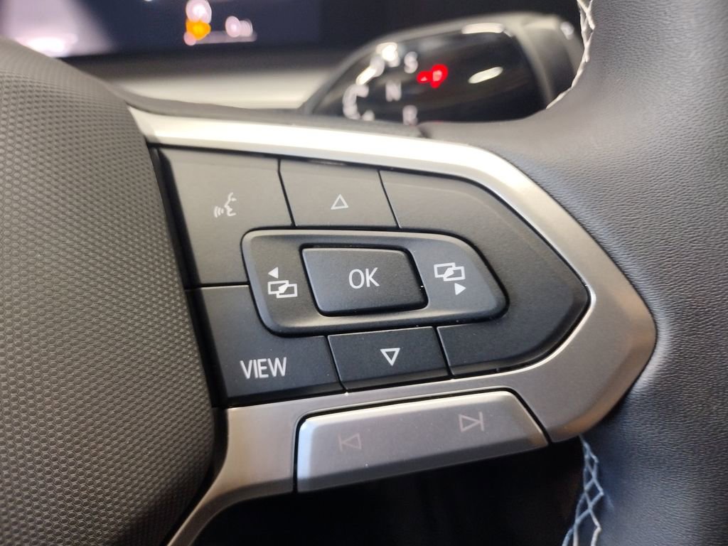 New 2025 Volkswagen Tiguan SE image 24