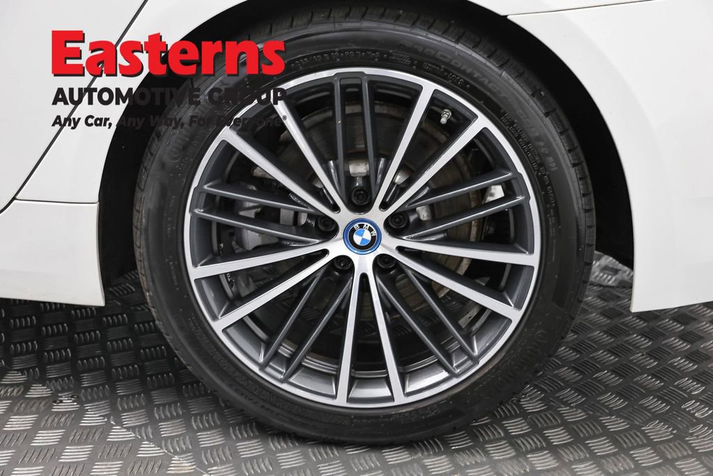 Used 2023 BMW 530e xDrive w/ Convenience Package AWD/4WD image 37