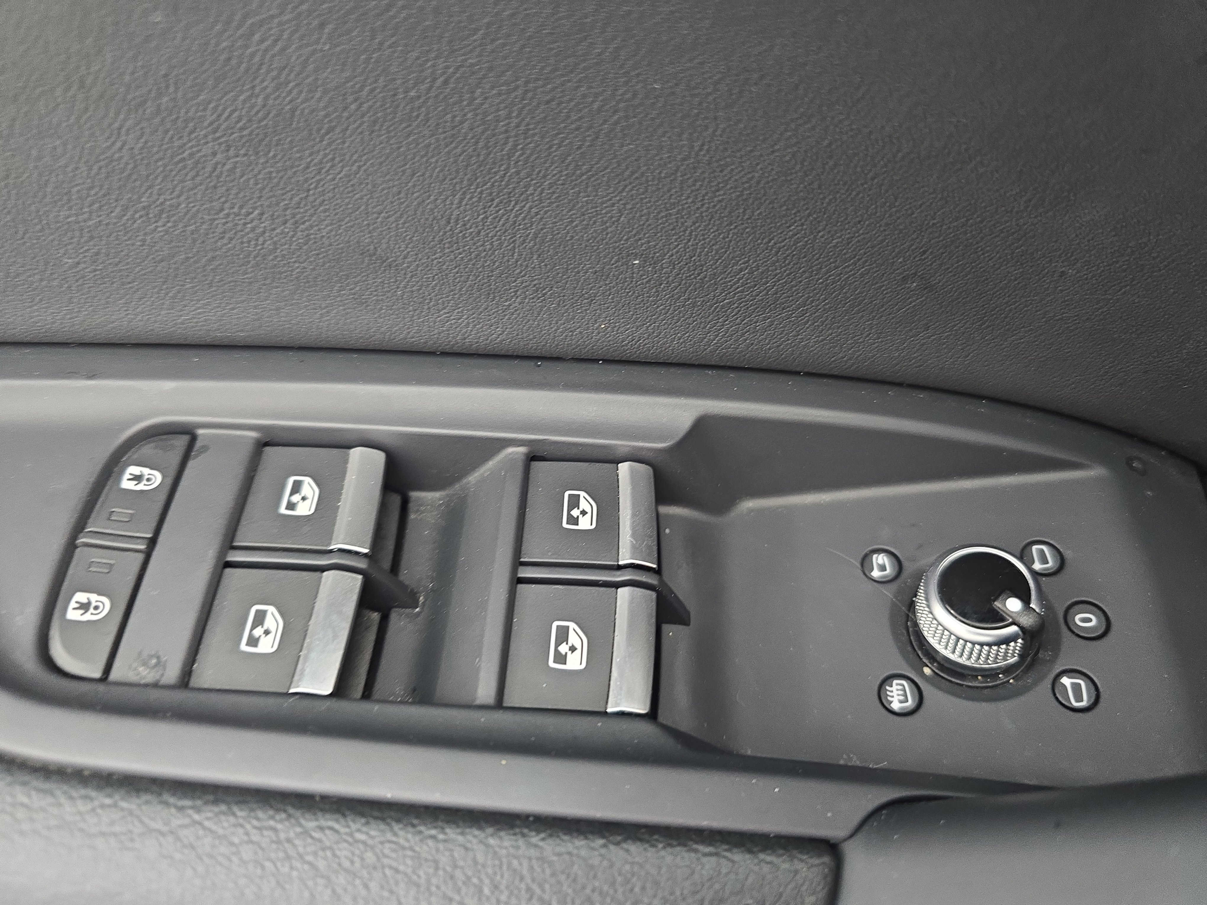 Used 2023 Audi Q5 2.0T Premium w/ Convenience Package image 28