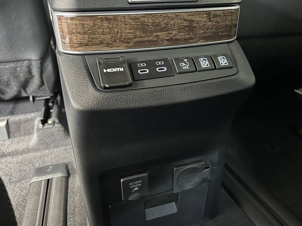 New 2026 Toyota Sienna Platinum AWD/4WD image 18