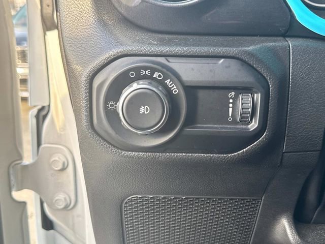 Used 2023 Jeep Wrangler Altitude image 27