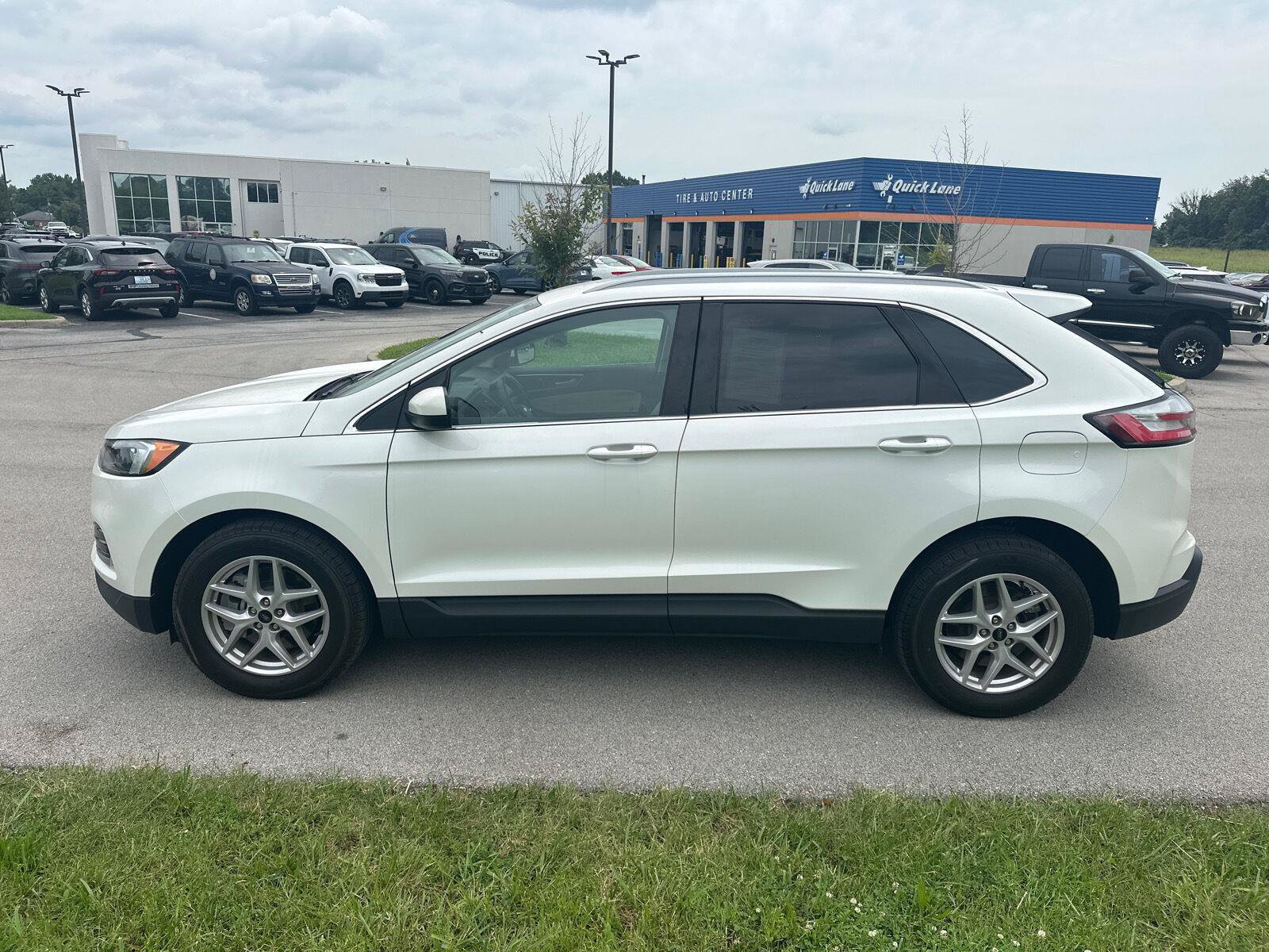 Used 2023 Ford Edge SEL w/ Convenience Package AWD/4WD image 9