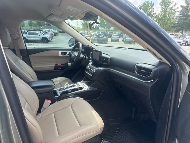 Used 2020 Ford Explorer XLT w/ Equipment Group 202A RWD image 28