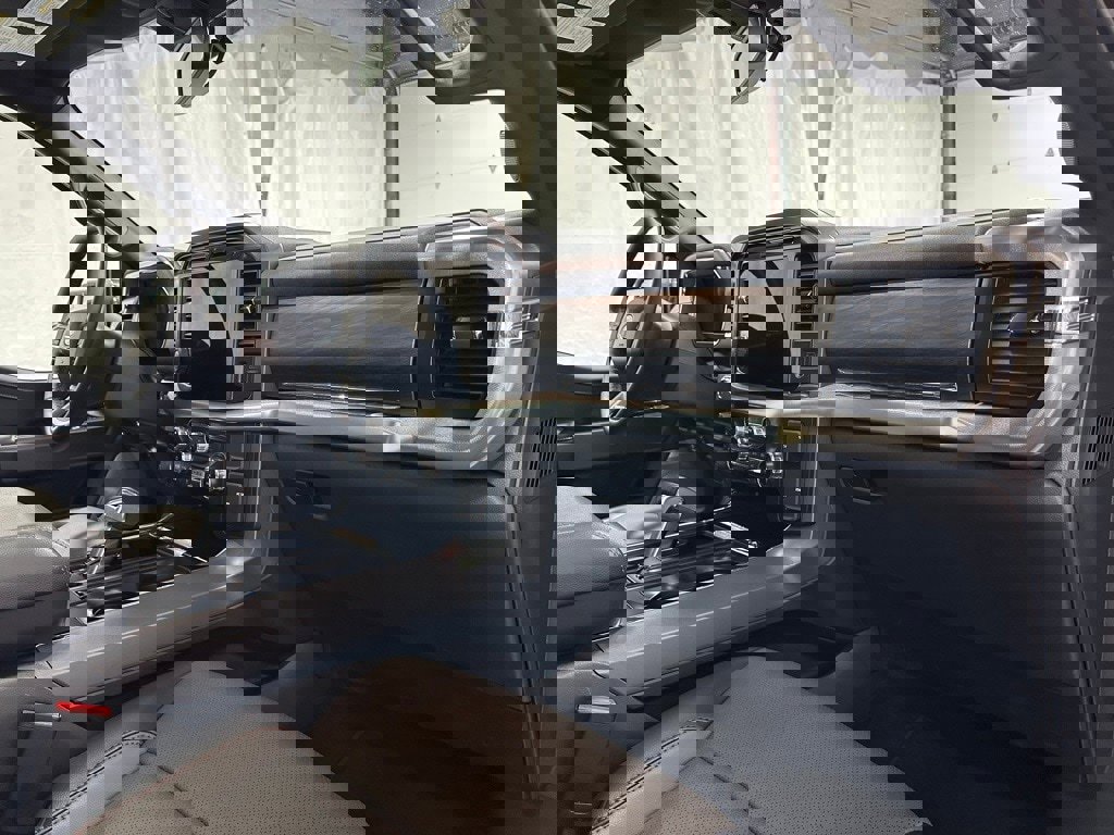 Used 2025 Ford F150 Lariat w/ Equipment Group 501A Mid image 61