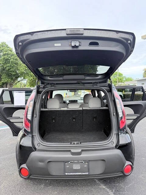 Used 2014 Kia Soul FWD image 16