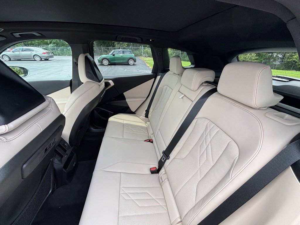 Used 2025 BMW X3 xDrive30i w/ Premium Package image 14