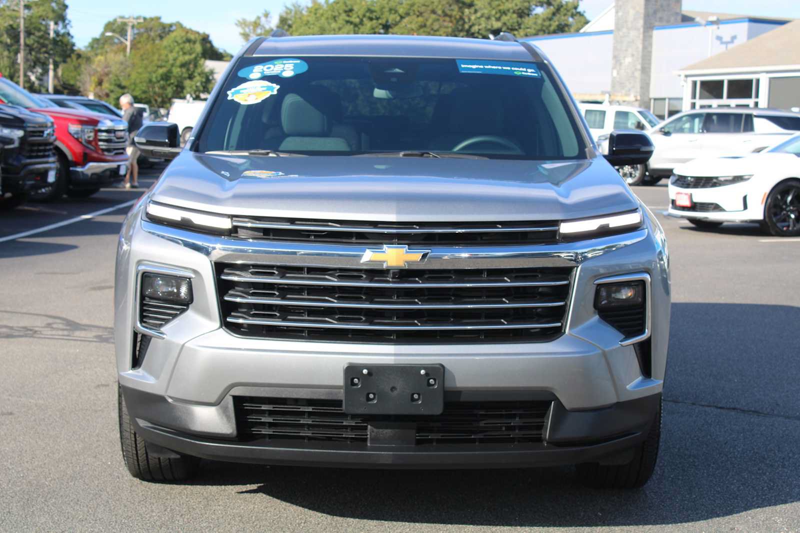 Certified 2025 Chevrolet Traverse LT FWD image 2
