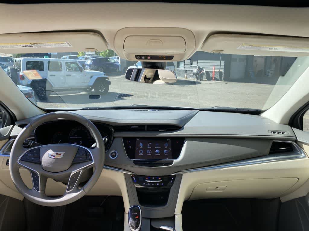 Used 2017 Cadillac XT5 Premium Luxury w/ Driver Assist Package AWD/4WD image 14