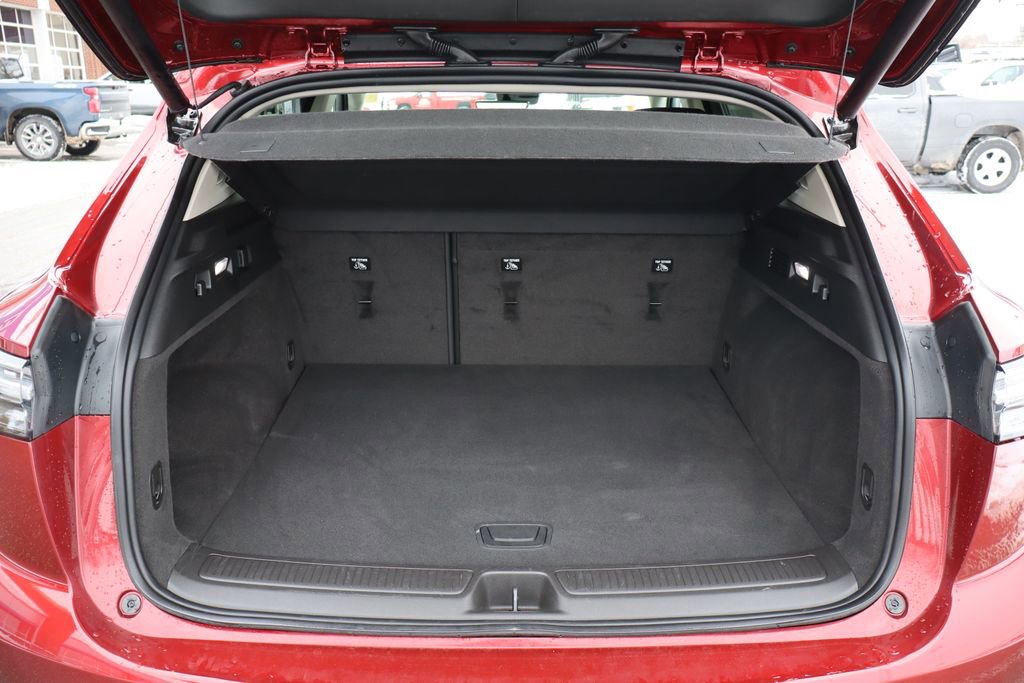 Used 2023 Buick Envision Avenir image 38