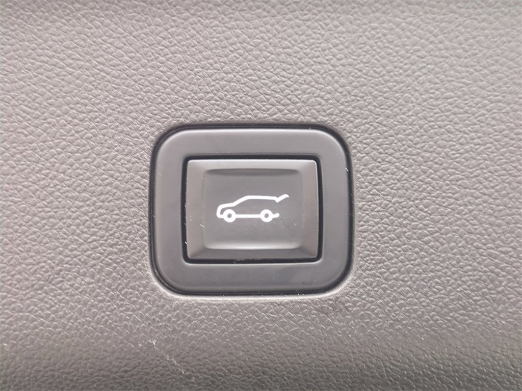 Used 2022 Chevrolet Tahoe RST w/ Luxury Package image 15