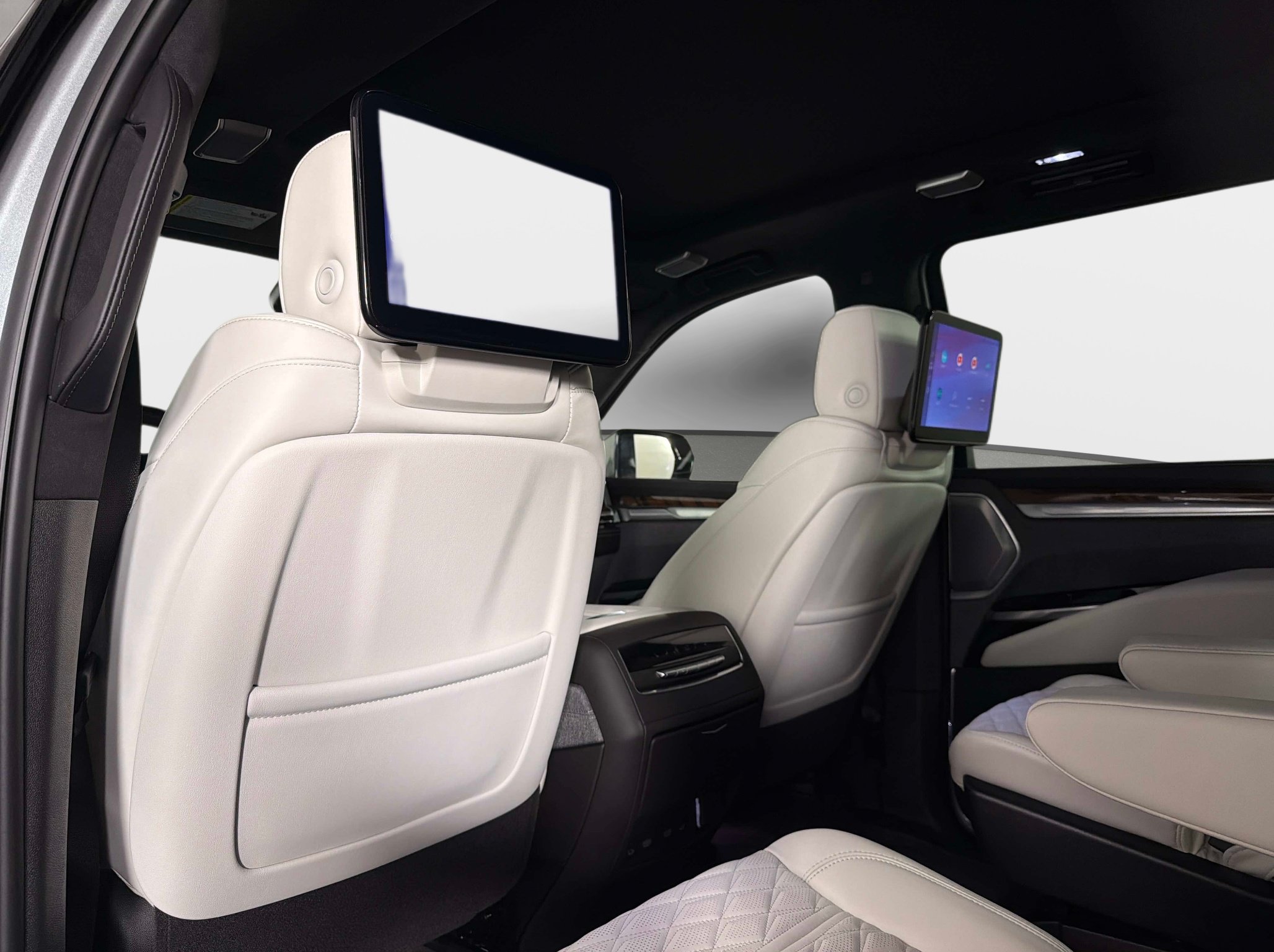 Used 2026 Cadillac Escalade ESV Platinum Sport AWD/4WD image 31