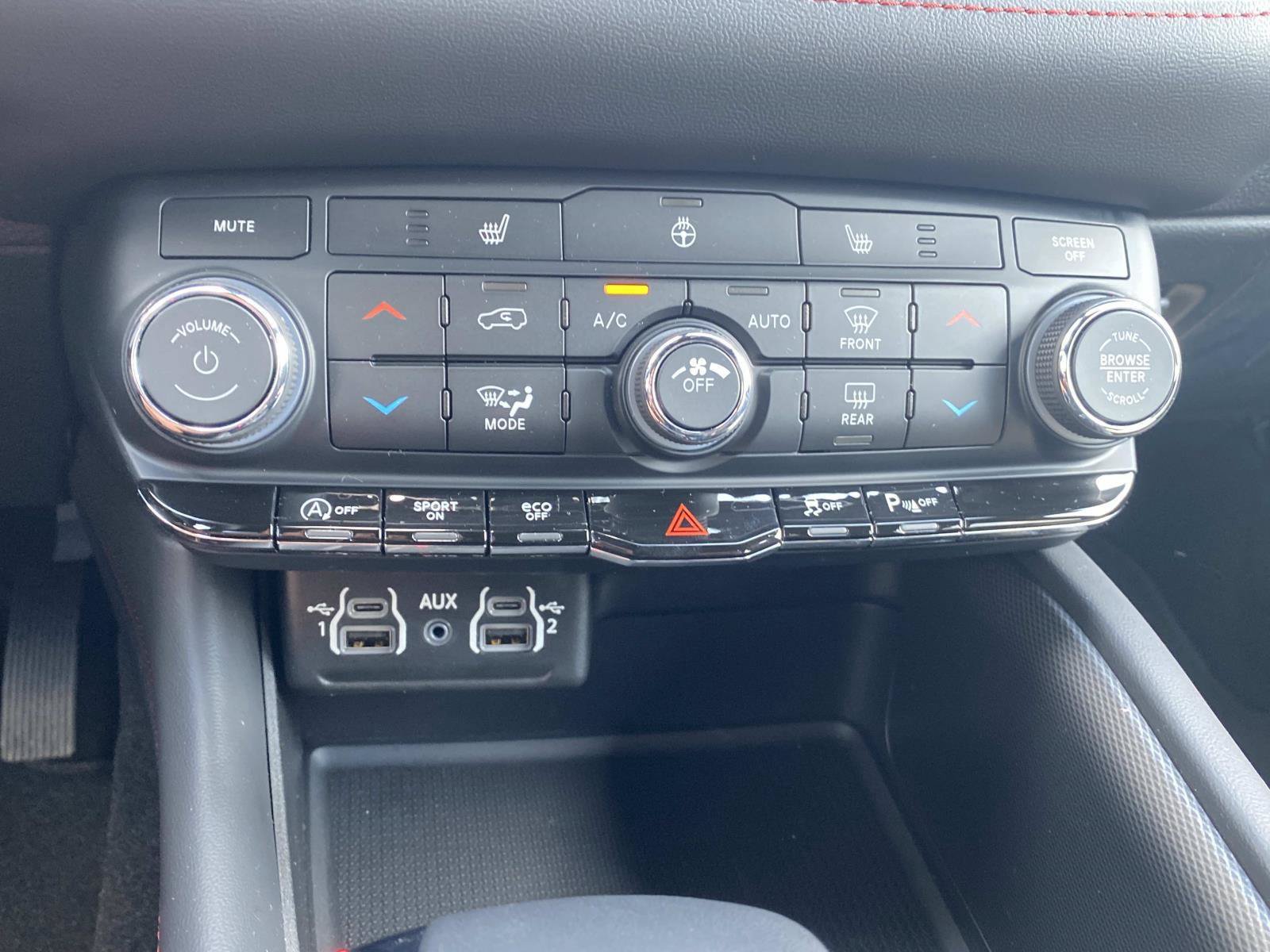 Used 2025 Dodge Durango GT w/ Blacktop Package RWD image 30