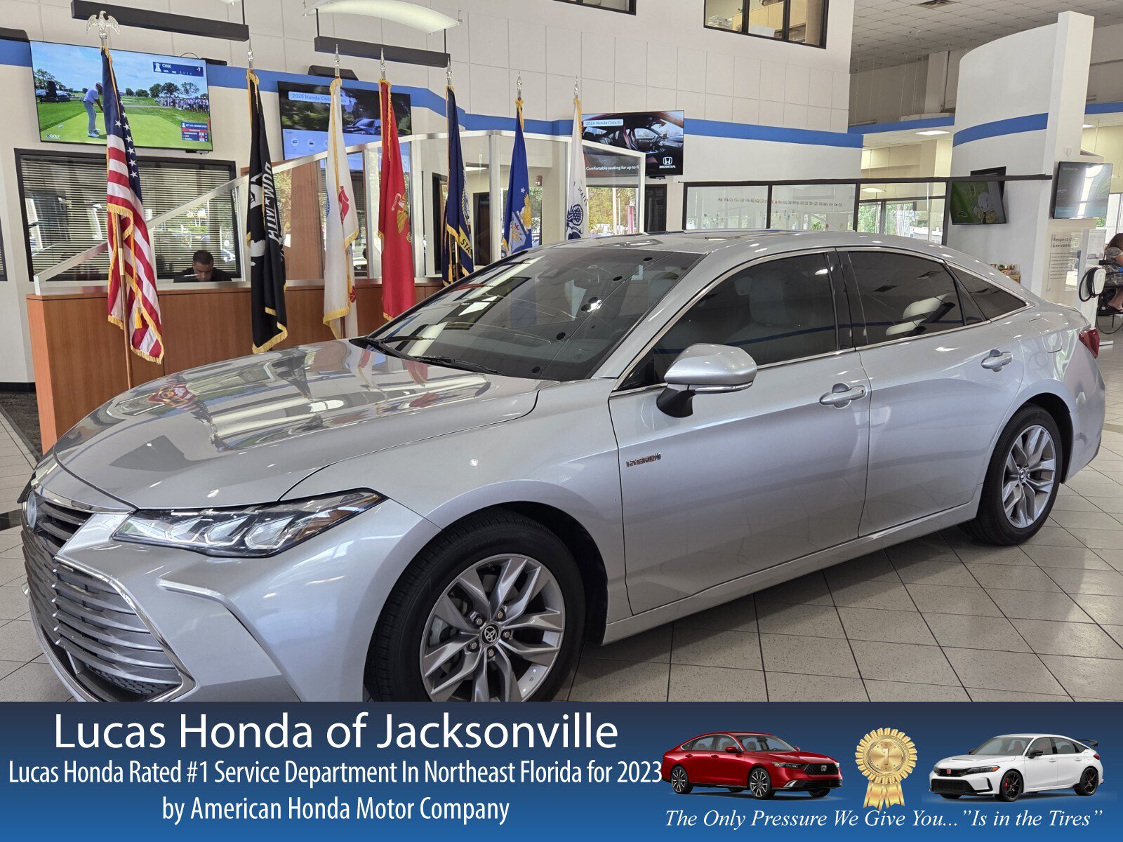 Used 2019 Toyota Avalon XLE w/ Moonroof Package