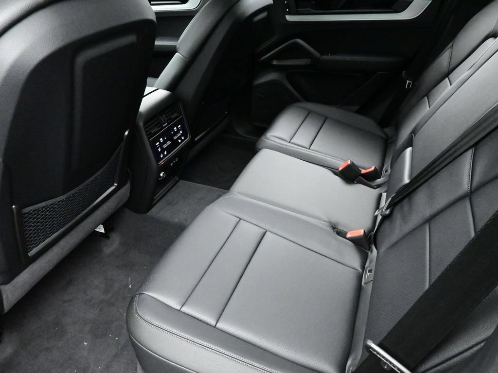 Certified 2026 Porsche Cayenne AWD/4WD image 14