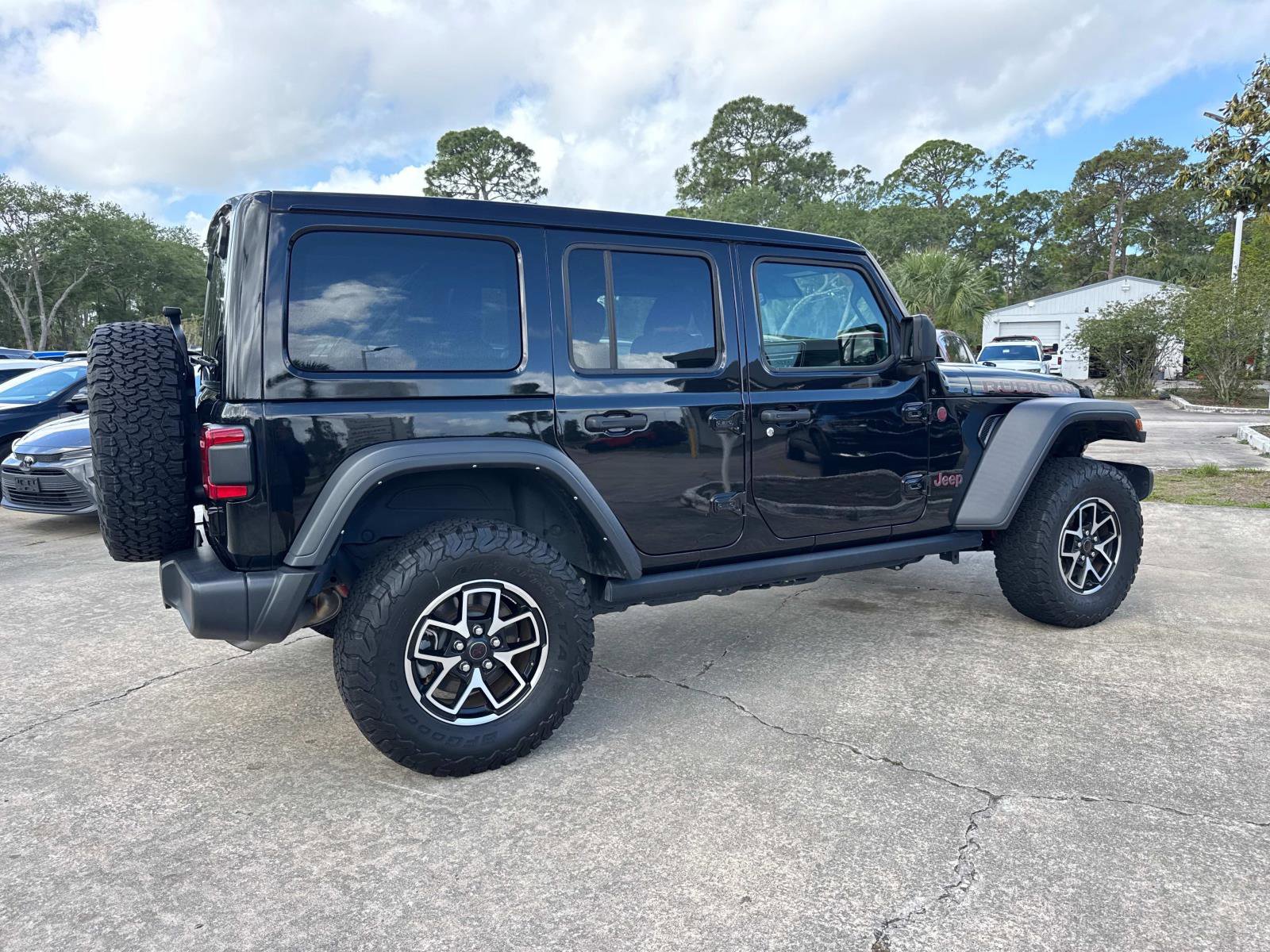 Certified 2024 Jeep Wrangler Unlimited Rubicon image 3