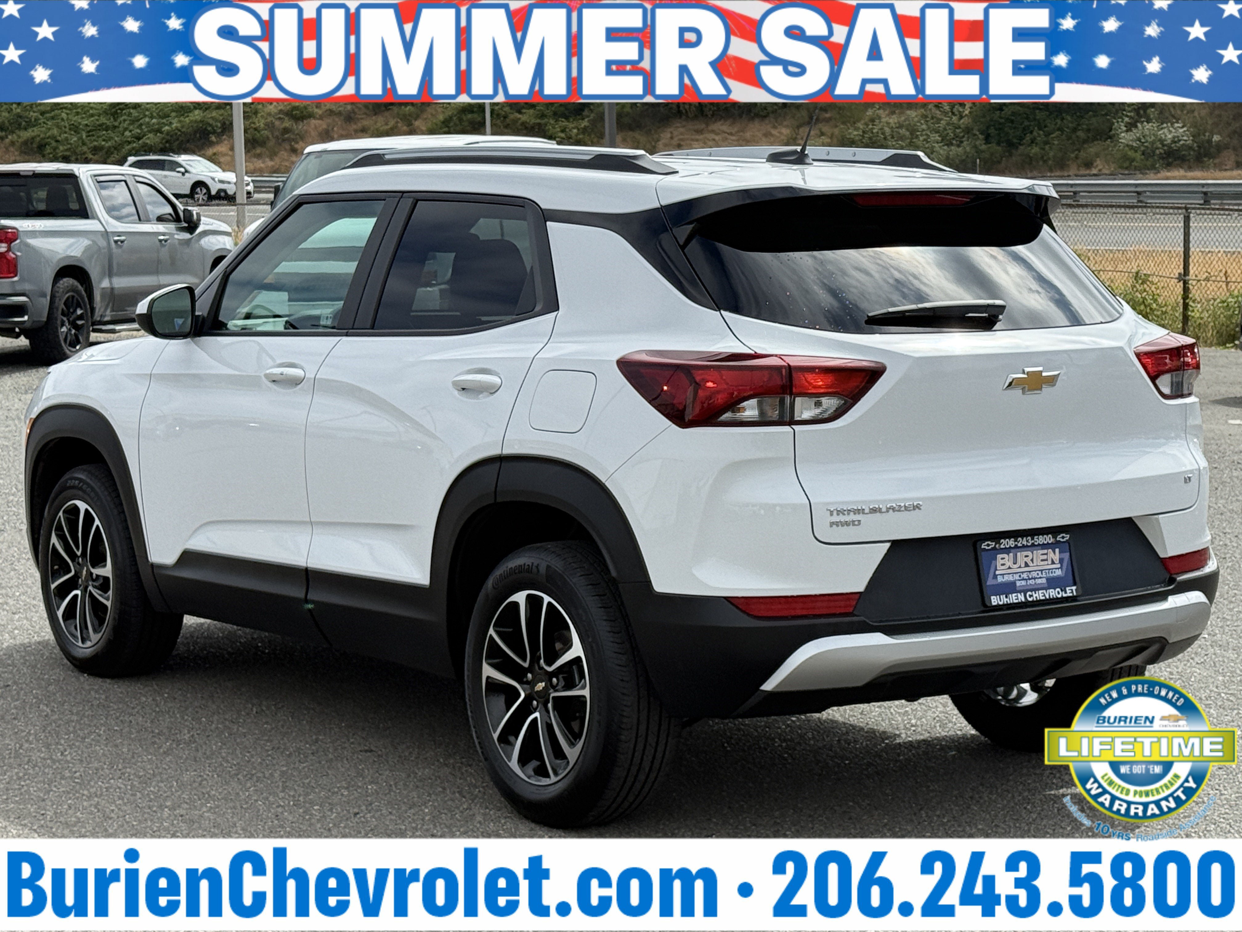 Used 2025 Chevrolet TrailBlazer LT AWD/4WD image 3