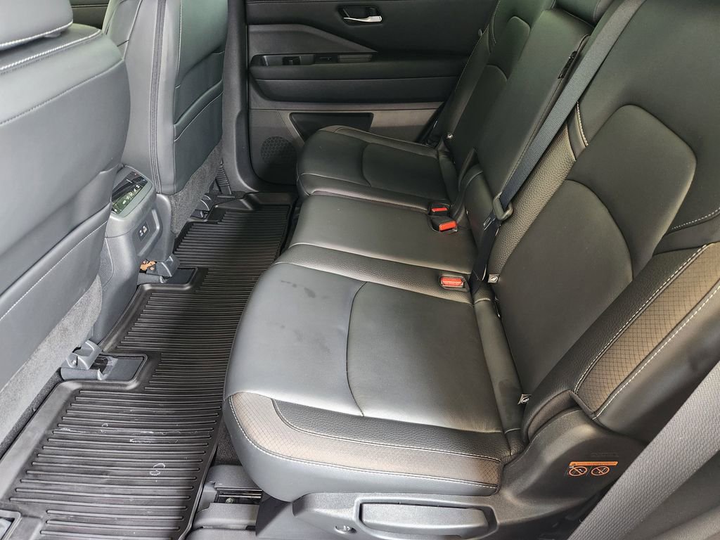 Used 2023 Nissan Pathfinder SL w/ Cargo Package image 29