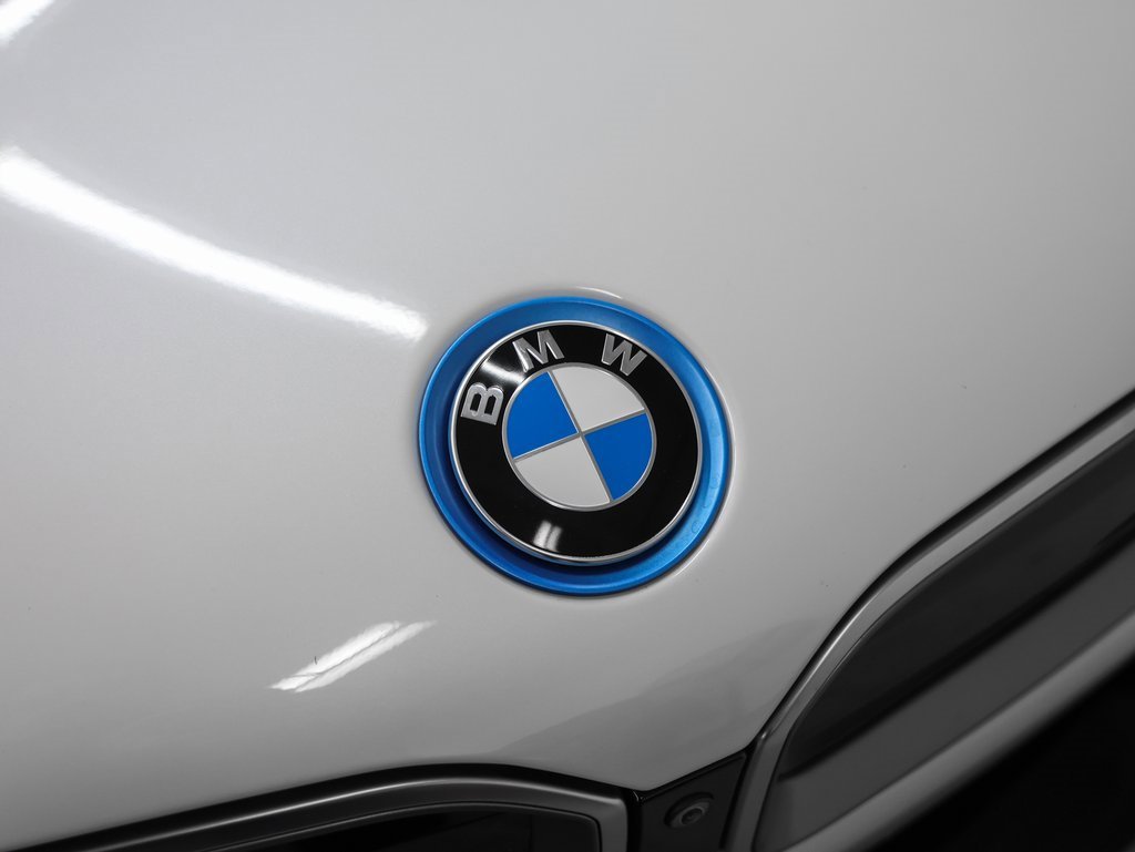 Used 2019 BMW i8 image 7