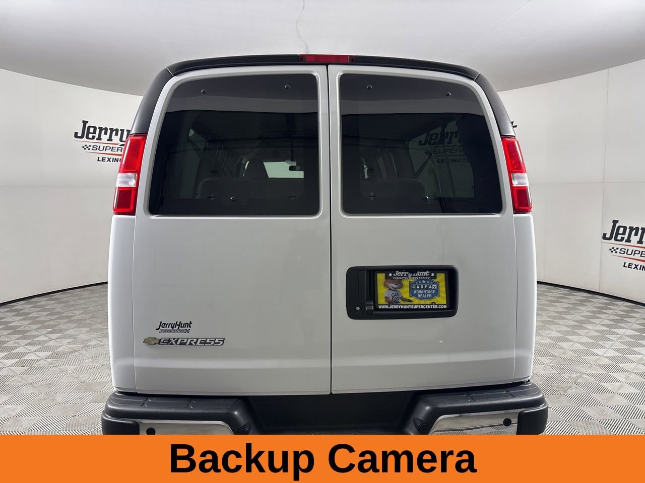 Used 2024 Chevrolet Express 3500 LT w/ LT Preferred Equipment Group RWD image 6