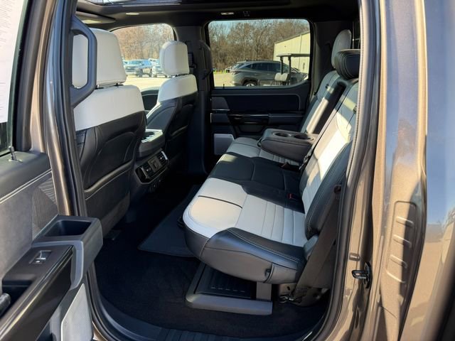 Used 2022 Ford F150 Lightning Platinum image 19