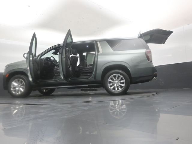 Used 2023 Chevrolet Suburban Premier AWD/4WD image 56