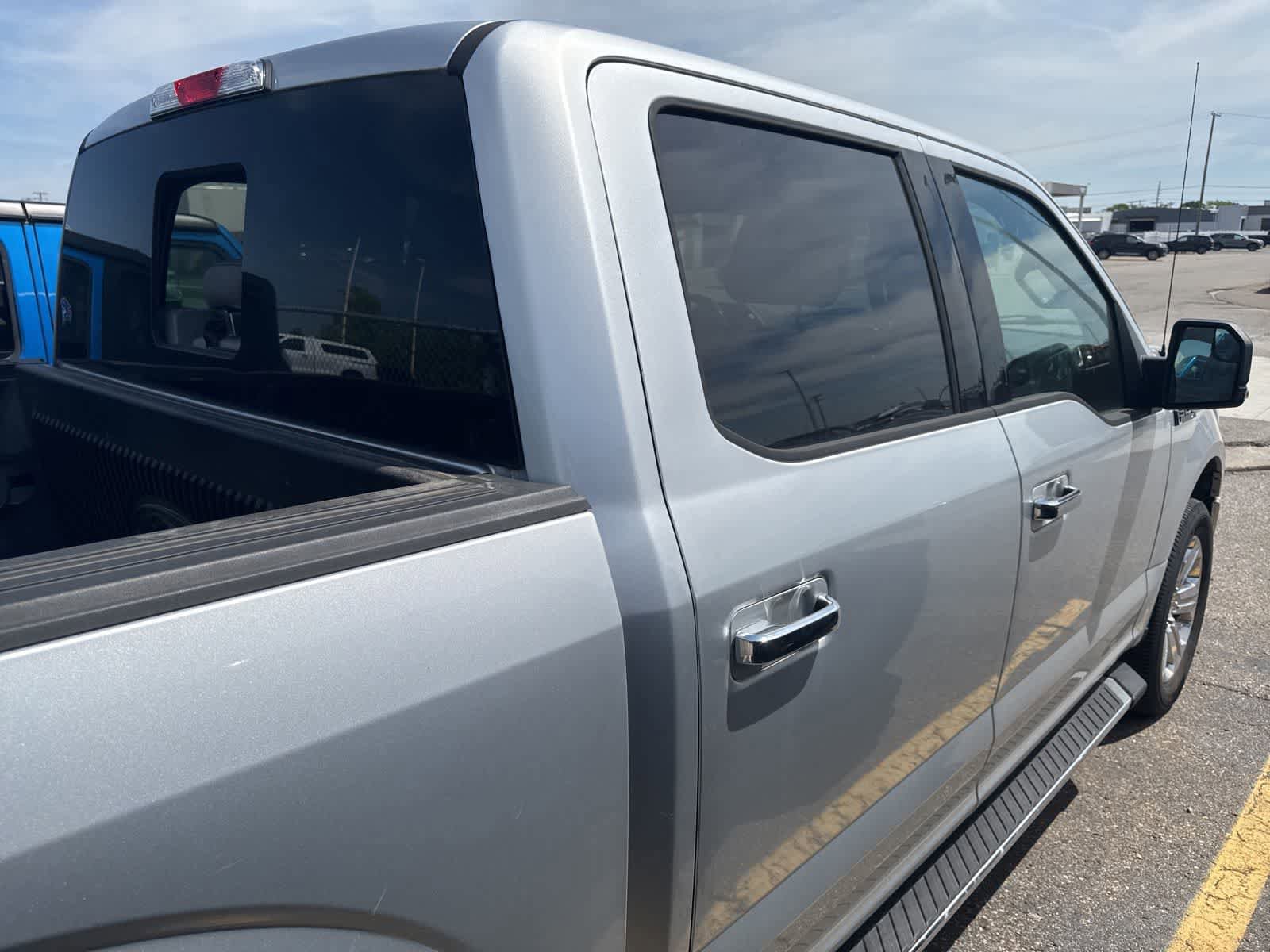 Used 2019 Ford F150 XLT w/ Equipment Group 302A Luxury AWD/4WD image 11