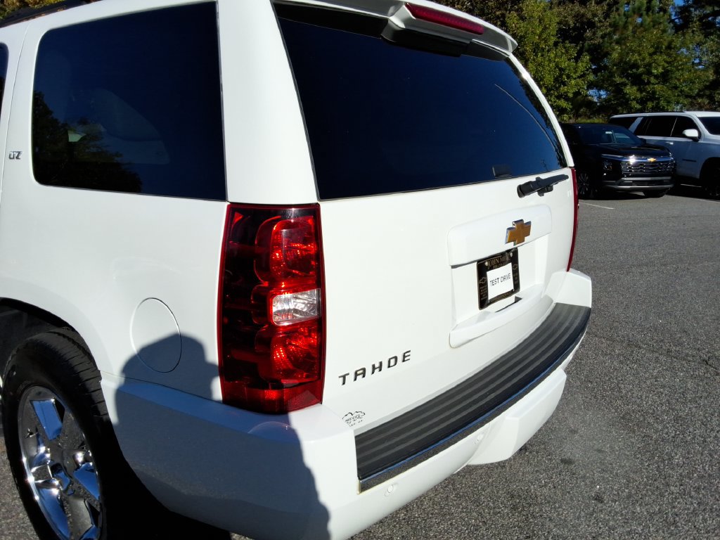 Used 2014 Chevrolet Tahoe LTZ AWD/4WD image 14
