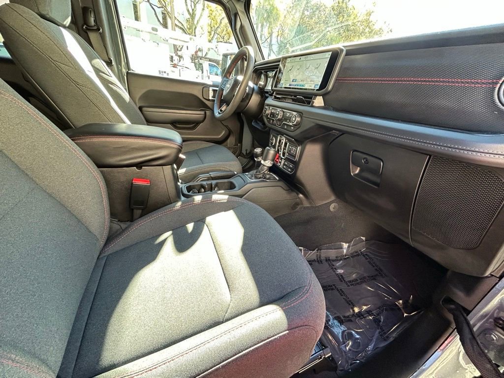 Certified 2024 Jeep Wrangler Unlimited Rubicon image 33