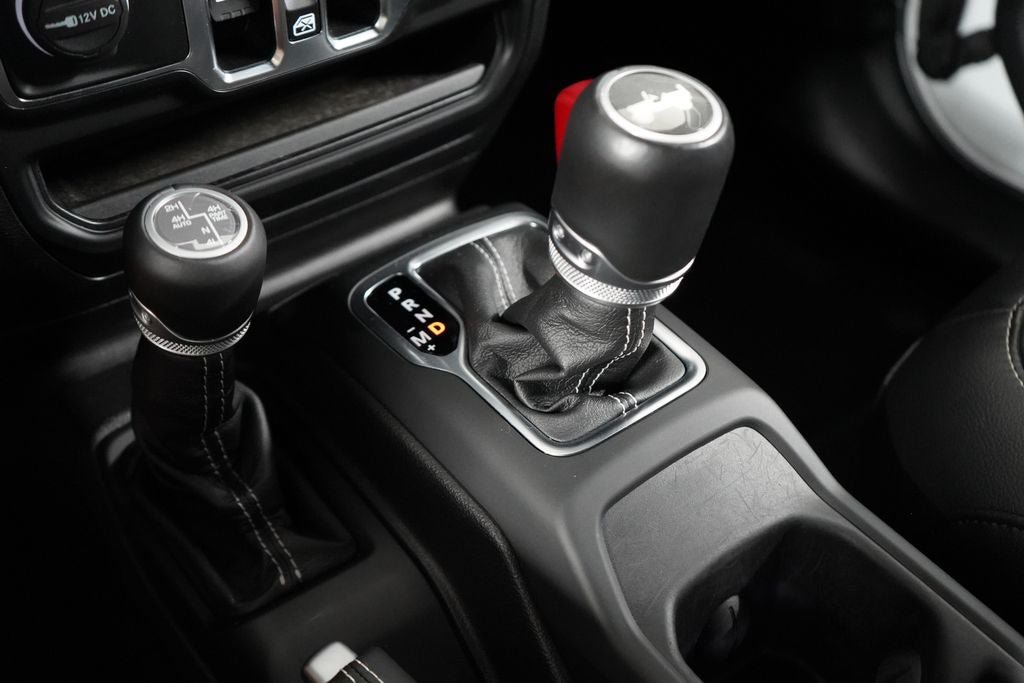 Used 2021 Jeep Wrangler Unlimited Sahara w/ Cold Weather Group AWD/4WD image 18