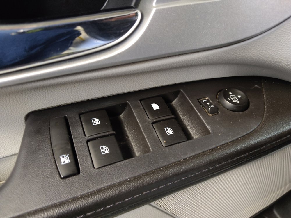 Used 2016 Chevrolet Equinox LS image 27