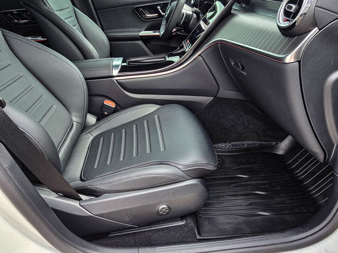 Used 2026 Mercedes-Benz GLC 300 4MATIC image 40