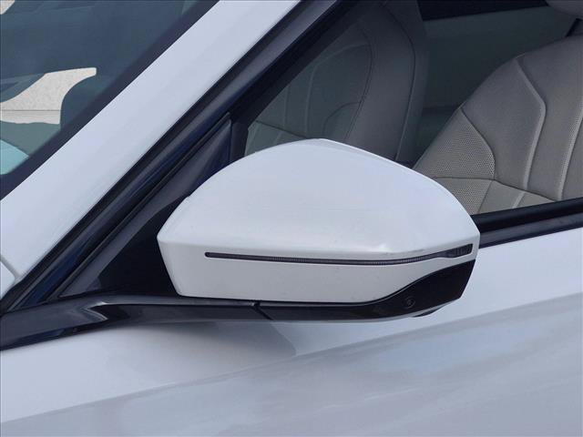Used 2023 BMW 740i w/ Executive Package RWD image 14