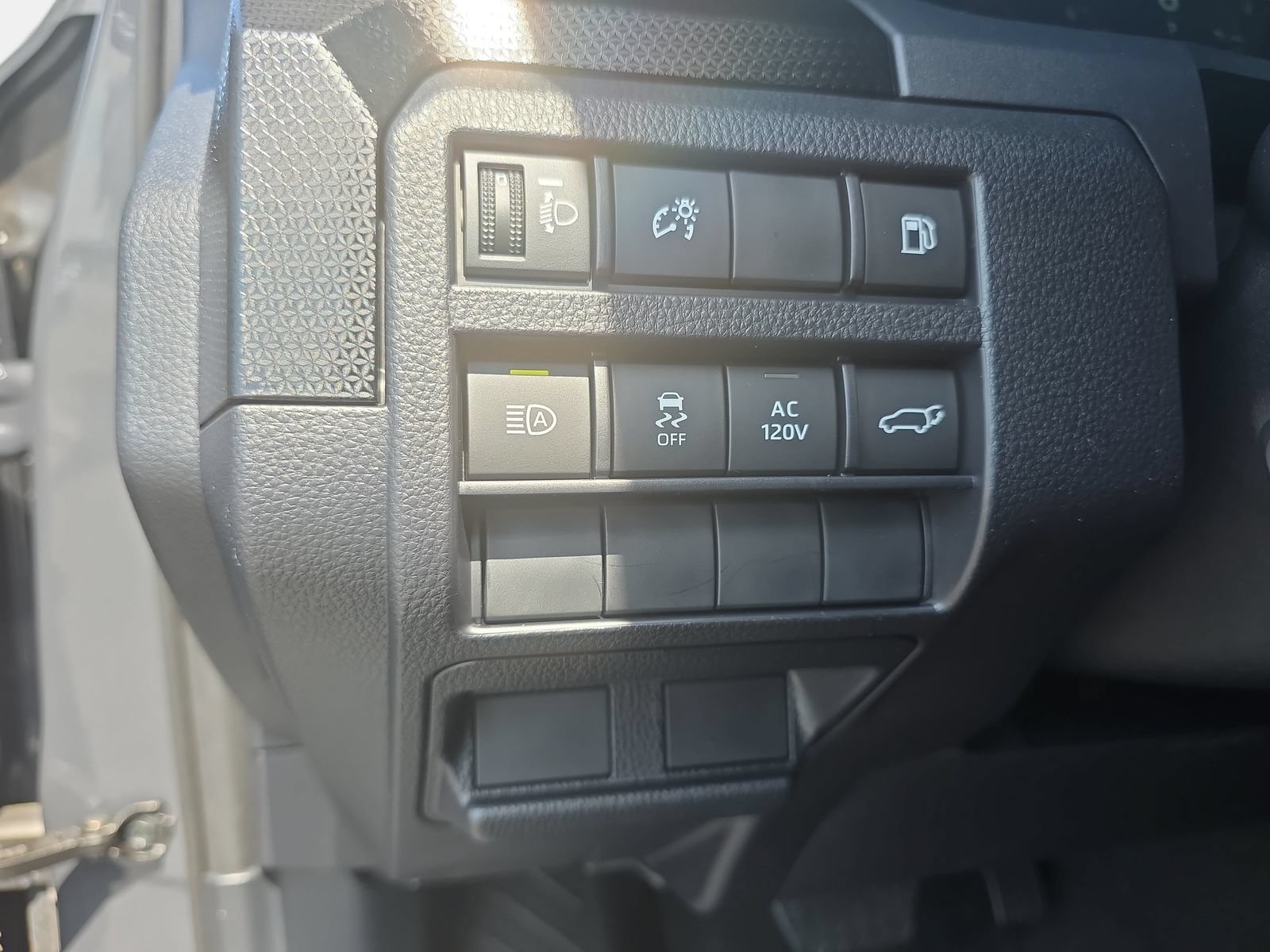 Used 2025 Toyota 4Runner Limited AWD/4WD image 26