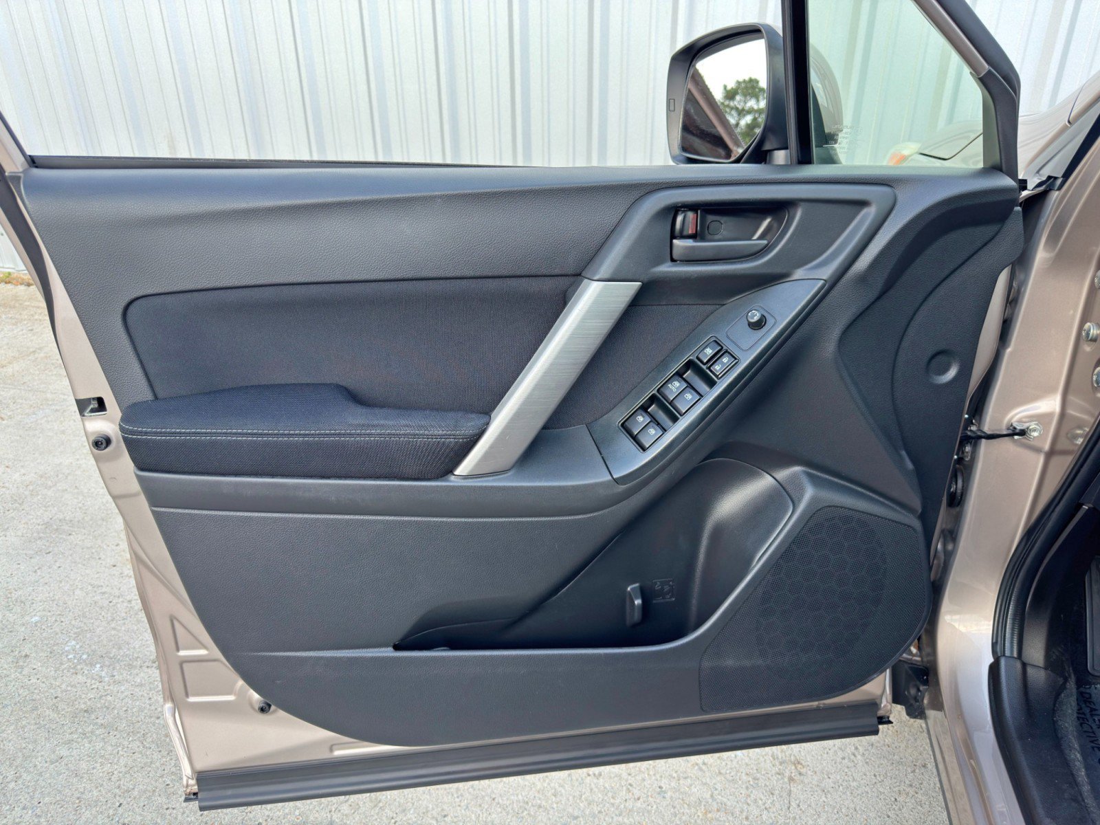 Used 2015 Subaru Forester 2.5i Premium w/ All-Weather Package image 36