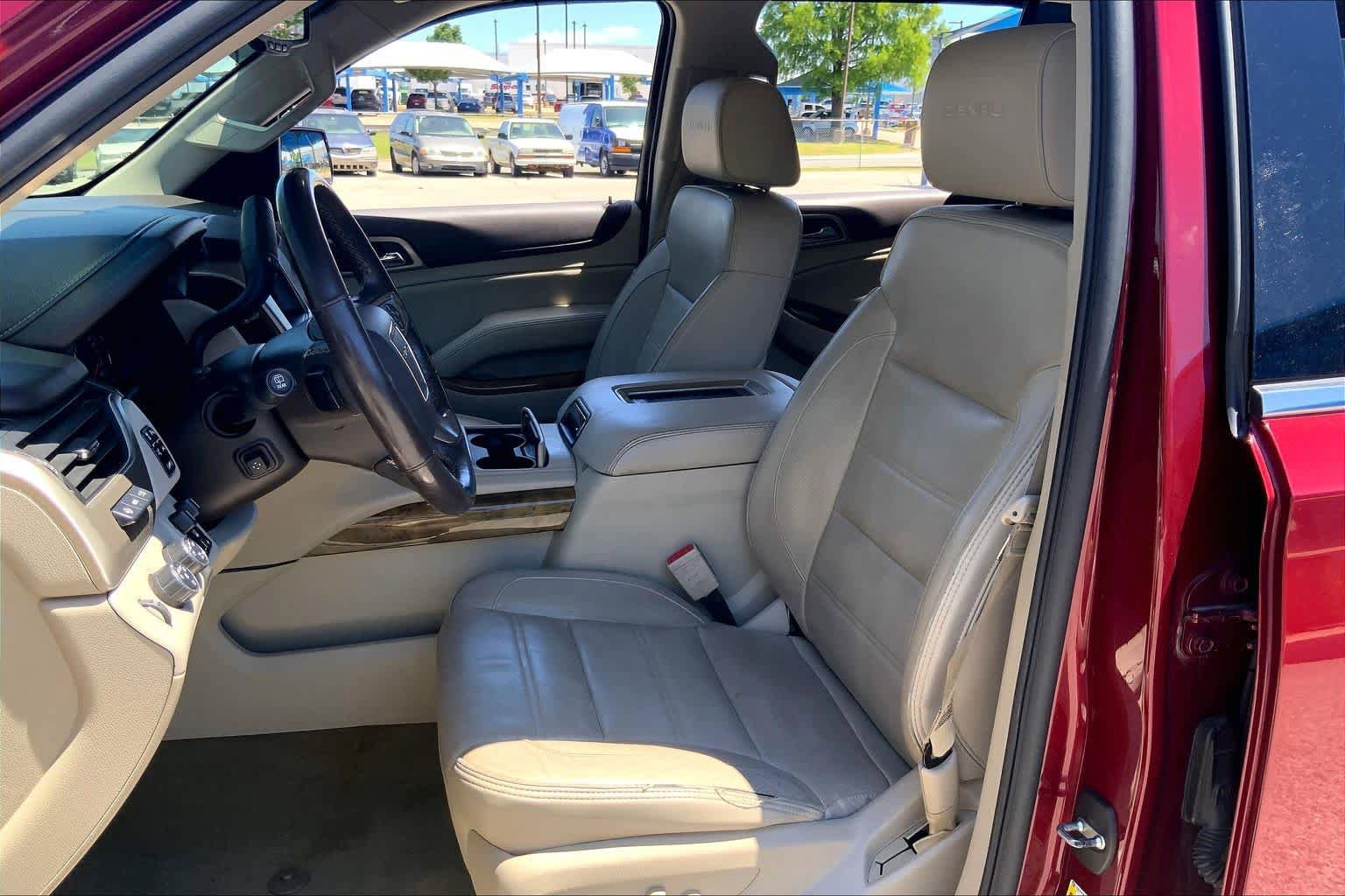 Used 2016 GMC Yukon XL Denali w/ Open Road Package AWD/4WD image 8