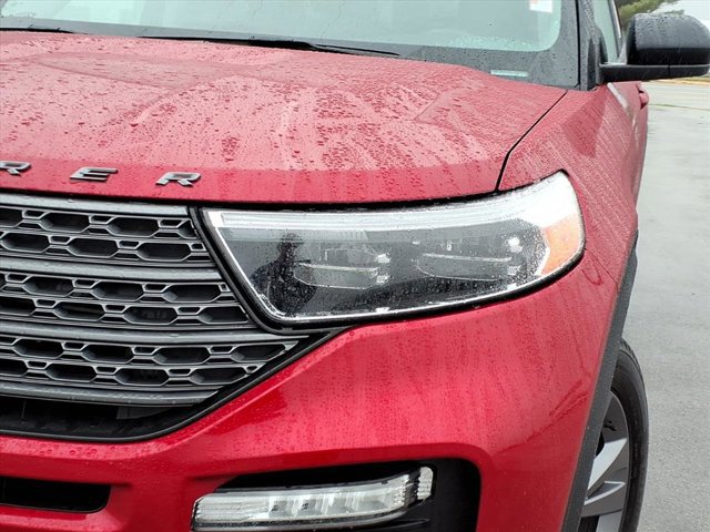 Certified 2023 Ford Explorer XLT w/ Equipment Group 202A image 5