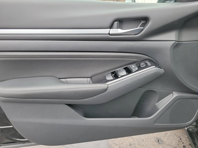 Certified 2023 Nissan Altima 2.5 SV w/ SV Premium Package image 7