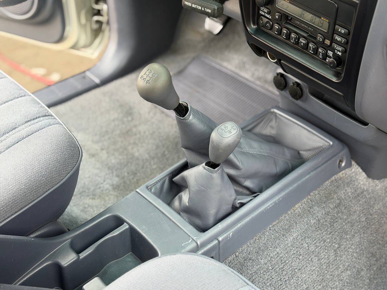 Used 2000 Toyota Tacoma 4x4 Regular Cab image 65