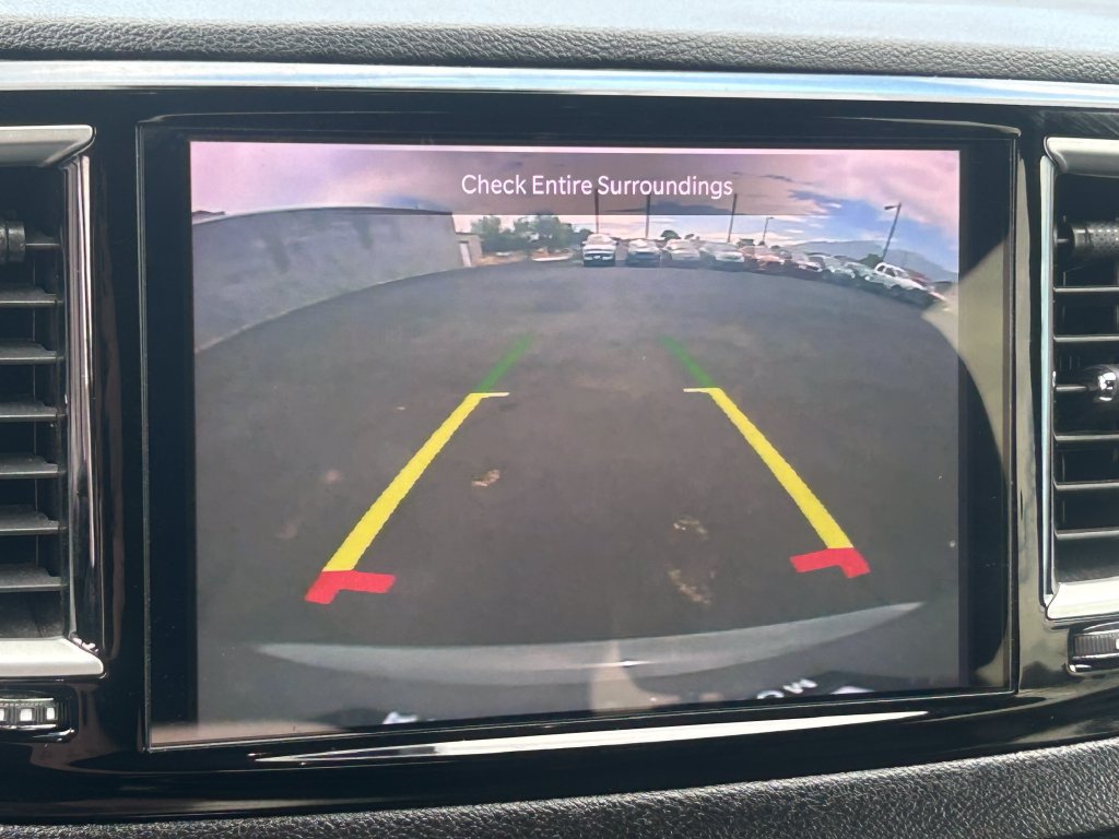 Used 2025 Chrysler Pacifica Select FWD image 13