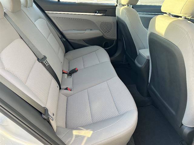 Used 2020 Hyundai Elantra SE image 28
