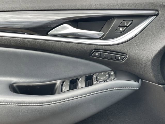 Used 2024 Buick Enclave Premium image 23