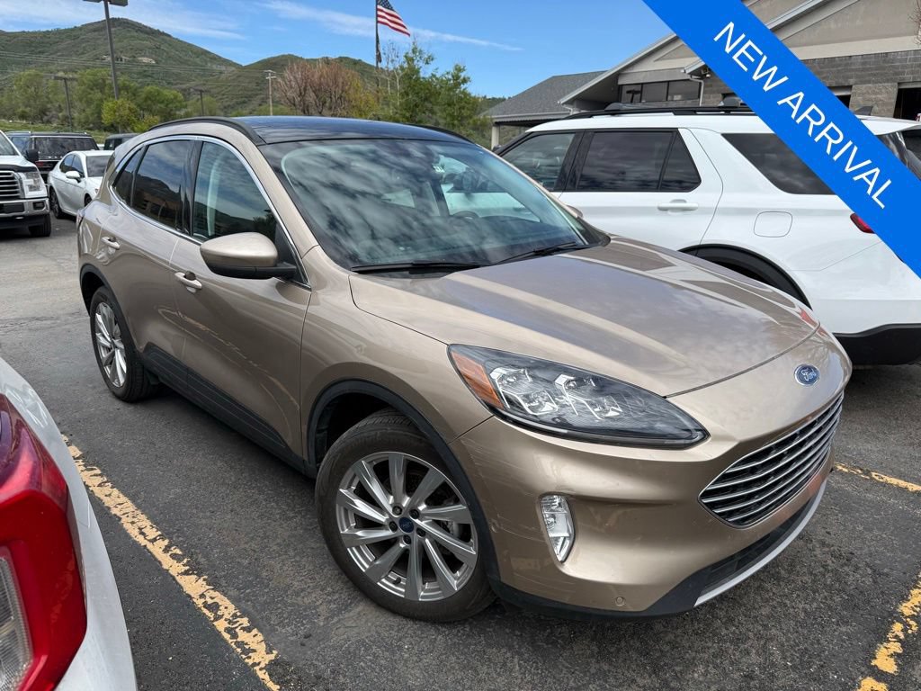 Used 2021 Ford Escape Titanium w/ Titanium Elite Package AWD/4WD image 4